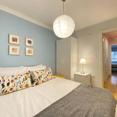 Charming And Central Flat Apartment Istanbul